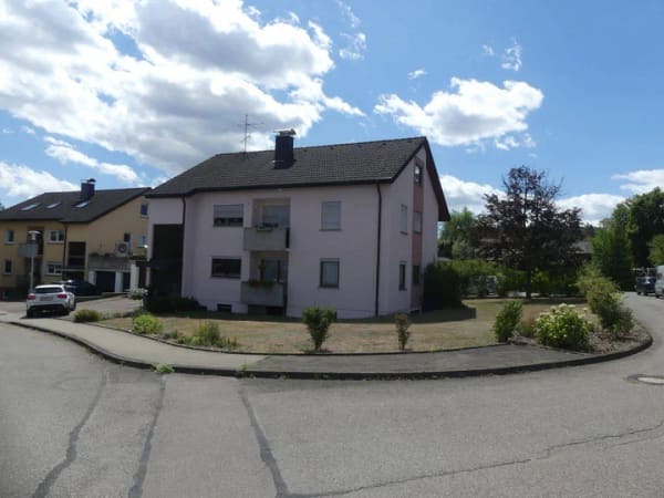 Immobilie in Gammertingen - Sonniges Zweifamilienhaus mit weiteren Ausbaumöglichkeiten im Dachgeschoss, großem Garten und Doppelgarage. - Bild 2