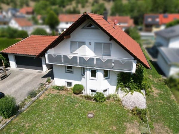 Immobilie in Neufra - Traumhaftes Familiendomizil in Neufra: Viel Platz, riesiger Garten & durchdachtes Raumkonzept! - Bild 0
