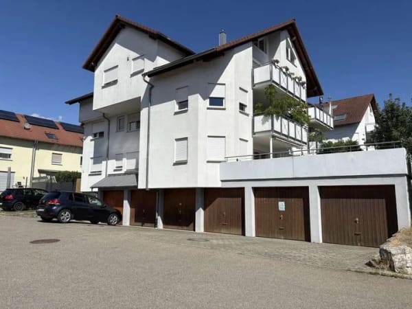 Immobilie in Gemmrigheim - Gepflegte 4-Zimmer-ETW  mit Balkon, Einbauküche und Einzelgarage, in schöner, ruhiger Wohnlage - Bild 1