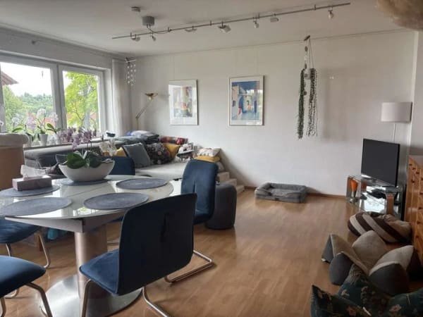 Immobilie in Gemmrigheim - Gepflegte 4-Zimmer-ETW  mit Balkon, Einbauküche und Einzelgarage, in schöner, ruhiger Wohnlage - Bild 4
