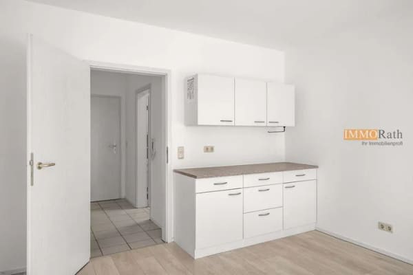Immobilie in Kirchzarten - IMMORath.de - Zentrale 1-Zimmerwohnung mit Stellplatz in Kirchzarten - Bild 1