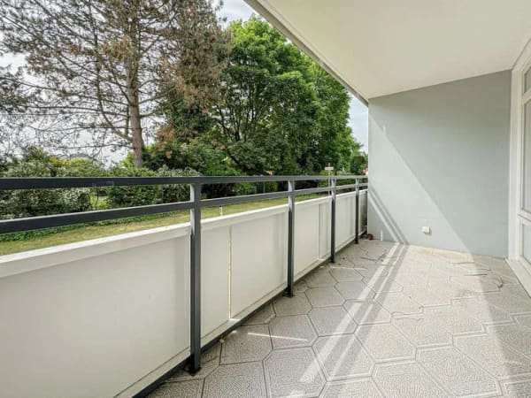 Immobilie in Langenfeld (Rheinland) - Familienglück mit XL-Loggia – 4 bis 5 Zimmer zum Wohlfühlen - Bild 0