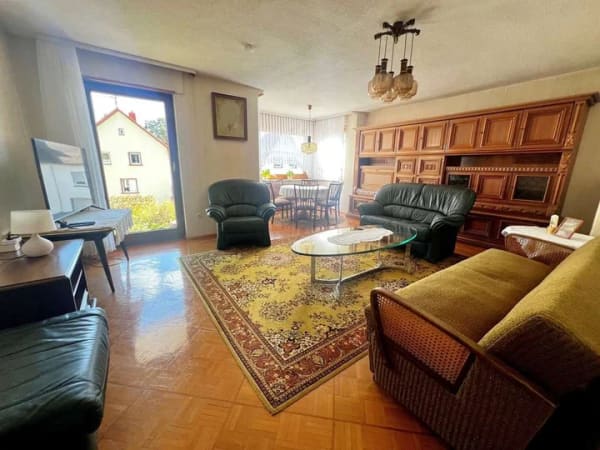 Immobilie in Hochspeyer - Hochspeyer - Freistehendes Einfamilienhaus mit Garage und großzügigem Grundstück  - Bild 3