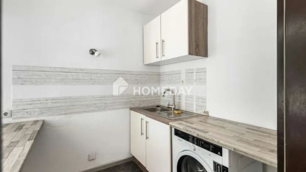 Immobilie in Grafenau - Bezugsfrei: Gepflegte 2-Zimmer-Wohnung mit Balkon, Aufzug und Stellplatz 
 - Bild 3