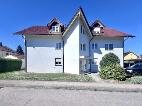 Immobilie in Rot an der Rot - Bezugsfreie 2,5-Zimmerwohnung in ruhiger Lage mit Carport - Bild 1