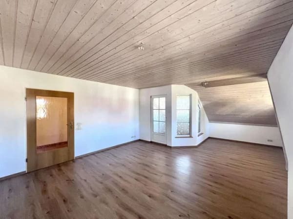 Immobilie in Rot an der Rot - Bezugsfreie 2,5-Zimmerwohnung in ruhiger Lage mit Carport - Bild 3