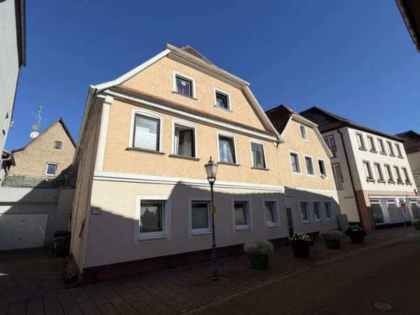 Immobilie in Bad Bergzabern - 5-Parteienhaus als lukrative Kapitalanlage-Jahreskaltmietertrag EUR 42.060,00-sehr solvente Mieter - Bild 1