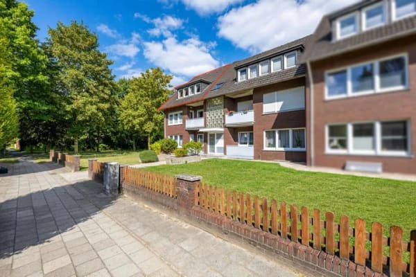 Immobilie in Meppen - Dach überm Kopf, Garage vor der Tür: Vermietete Dachgeschosswohnung mit Heizung aus 2020 in Meppen! - Bild 3