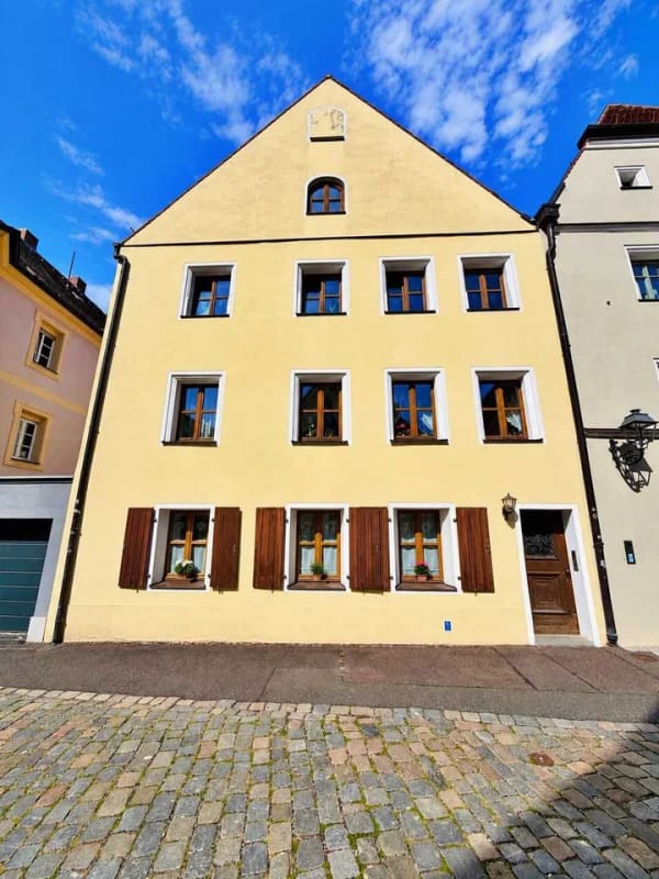 Immobilie in Amberg - SOLIDE KAPITALANLAGE im Herzen von Amberg –  Mehrfamilienhaus mit 5 Wohneinheiten voll vermietet - Bild 0