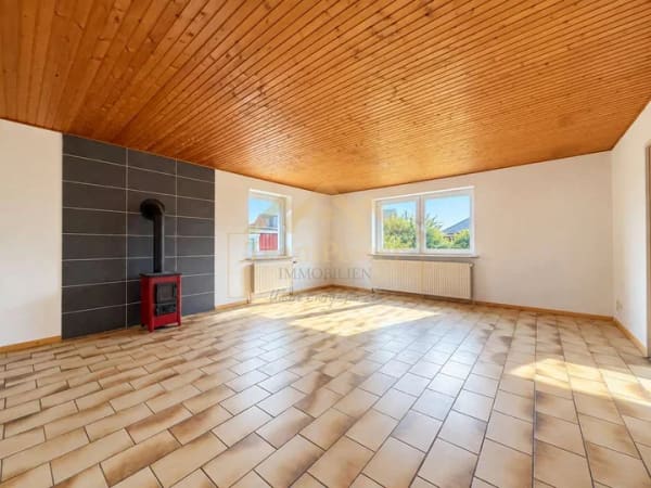 Immobilie in Owschlag - Bungalow mit 4 Zimmern, Garten und Doppelgarage – massiv gebaut und bereit für neue Ideen - Bild 3