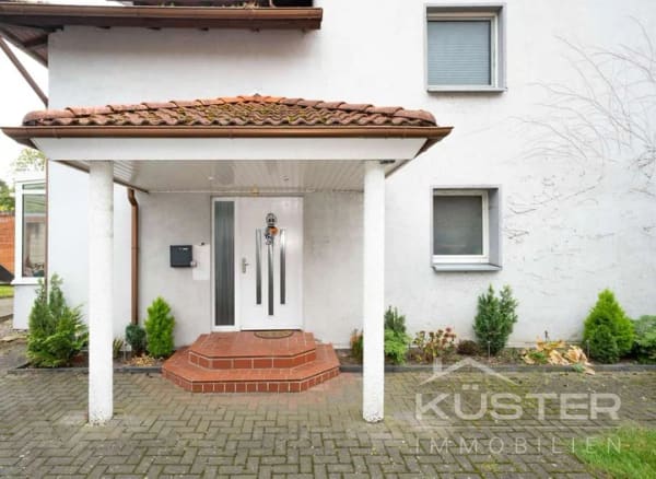 Immobilie in Suthfeld - KÜSTER IMMOBILIEN präsentiert: Wohnen wie im eigenen Haus – 273 m² Wohnfläche, Garten & Doppelgarage - Bild 1