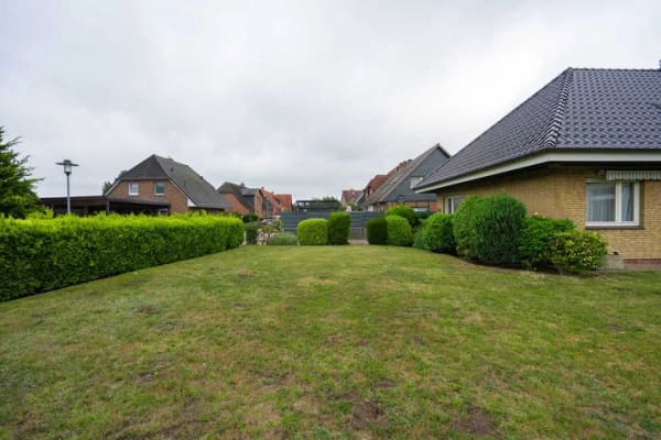 Immobilie in Stockelsdorf - Einfamilienhaus für die große Familie und Potential für zwei Wohneinheiten - Bild 1