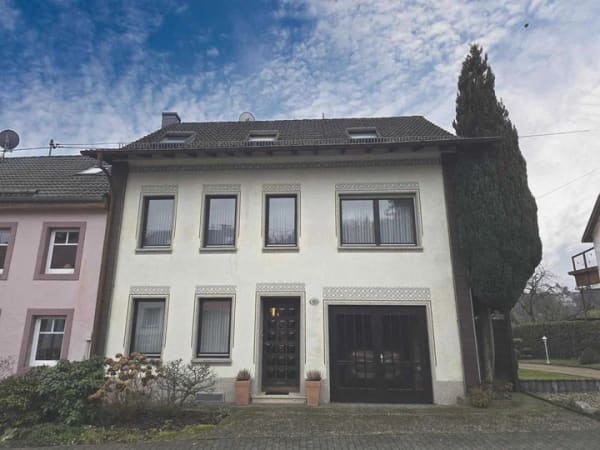 Immobilie in Weiskirchen - Traumhaftes Platzangebot mit Charakter und Potenzial im Kurort Weiskirchen / Saar - Bild 1