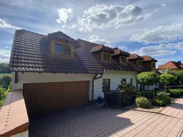 Immobilie in Münchsteinach - Top Zweifamilienhaus mit Einliegerwohnung - modern & lichtdurchflutet - unvergleichbarer Fernblick! - Bild 2