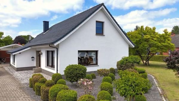 Immobilie in Holtland - Charmantes Zuhause mit Garten, Garage und Nebengebäuden – ruhig gelegen in Holtland-Nücke! - Bild 0