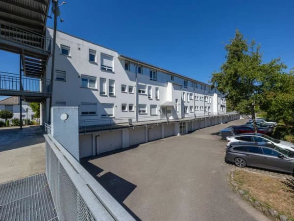 Immobilie in Baienfurt - Helle 2,5-Zimmer-Wohnung mit sonnigem Süd-West-Freisitz, zwei Bädern und Garage in Baienfurt - Bild 1