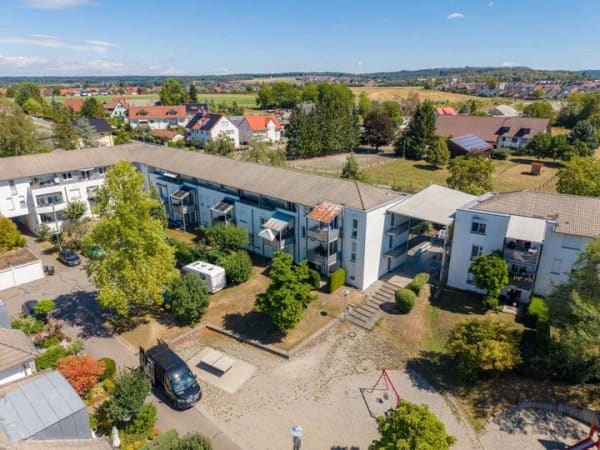 Immobilie in Baienfurt - Helle 2,5-Zimmer-Wohnung mit sonnigem Süd-West-Freisitz, zwei Bädern und Garage in Baienfurt - Bild 3