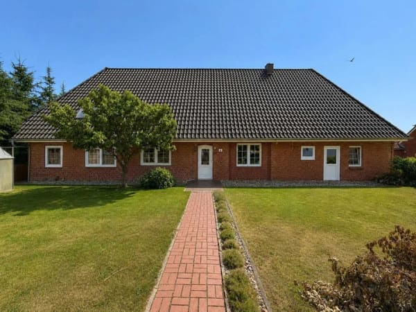 Immobilie in Almdorf - Teilsaniertes Einfamilienhaus mit Einliegerwohnung in ruhiger Lage - Bild 0