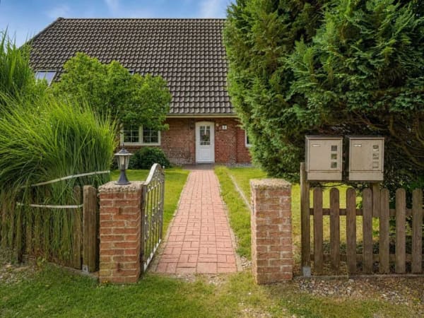Immobilie in Almdorf - Teilsaniertes Einfamilienhaus mit Einliegerwohnung in ruhiger Lage - Bild 1