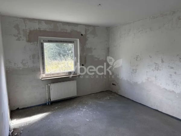 Immobilie in Bienenbüttel - Entkernter Bungalow in Bargdorf auf großzügigem Grundstück mit Ausbaupotenzial - Bild 3