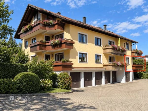 Immobilie in Scheidegg - Wohnen am Kurpark – 2-Zimmer-Wohnung mit Balkon & Garage in Scheidegg - Bild 1