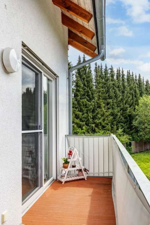 Immobilie in Baierbrunn - Wohnen mit viel Platz, Dachstudio und Garten - Bild 2