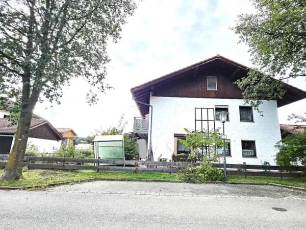 Immobilie in Schechen - Charmante Doppelhaushälfte mit viel Potenzial  - Bild 2