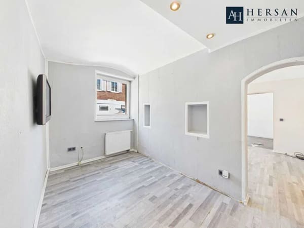 Immobilie in Baesweiler - Immobilienpaket mit 2-3 Wohneinheiten auf großzügigem Grundstück in Baesweiler - HERSAN IMMOBILIEN! - Bild 1