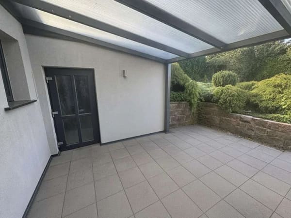 Immobilie in Friedrichsthal - Zweifamilienhaus mit Terrasse, Balkon, Doppelgarage und zwei Stellplätzen - Bild 4