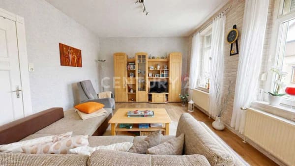 Immobilie in Schöningen - Großzügiges Zweifamilienhaus mit vielseitigem Potenzial bei Schöningen - Bild 1