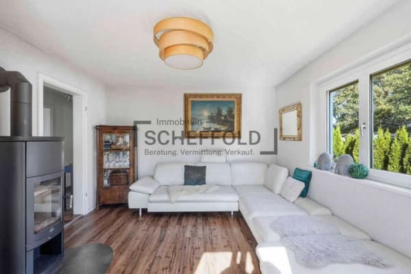 Immobilie in Burgrieden - Durchdacht! Zweifamilienhaus mit Sommergarten und viel Potenzial - Bild 3