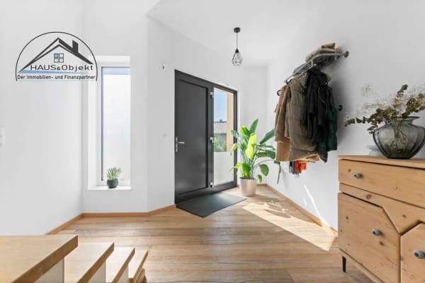 Immobilie in Blindheim - EXKLUSIVES EINFAMILIENHAUS MIT DOPPELGARAGE, CARPORT UND GROSSZÜGIGEM GRUNDSTÜCK - Bild 1