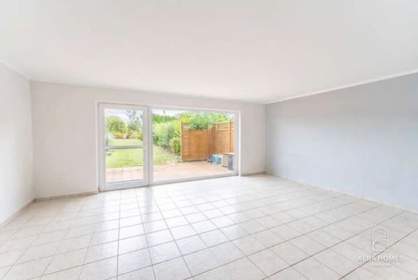 Immobilie in Erbes-Büdesheim - Großzügiges Einfamilienhaus in Feldrandlage von Erbes-Büdesheim – Garten und neu ausgebautes DG - Bild 3