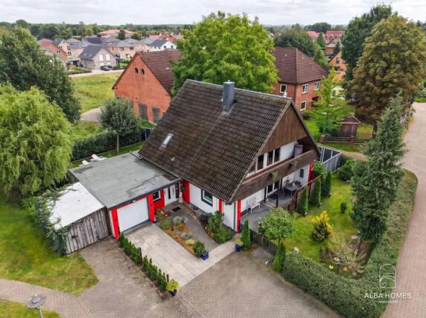 Immobilie in Klempau - Modernisiertes Einfamilienhaus mit großem Garten, Garage, Kamin und Fernwärme in Krummesse - Bild 0