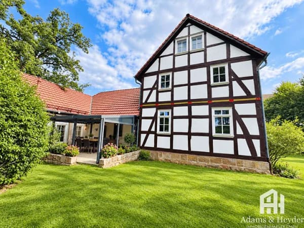 Immobilie in Calden - Neuaufbau 1999: Fachwerkcharme trifft Familienidylle – großes Zuhause mit Garten in Calden-Ehrsten - Bild 2