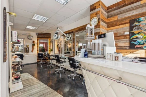 Immobilie in Hasselroth - Friseursalon mit Wohn- und Ausbaupotenzial - Bild 4