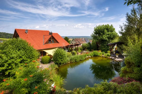 Immobilie in Löwenstein - Leben wie im Urlaub – in der Schwäbischen Toskana mit Seeblick - Bild 1