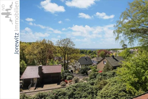 Immobilie in Oerlinghausen - Top-Südhanglage in Oerlinghausen – Dreifamilienhaus mit Doppelgarage - Bild 2