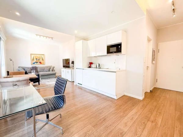 Immobilie in Renningen - Selbst einziehen oder vermieten - modernes, hochwertig möbliertes Apartment in S-Bahn-Nähe - Bild 2