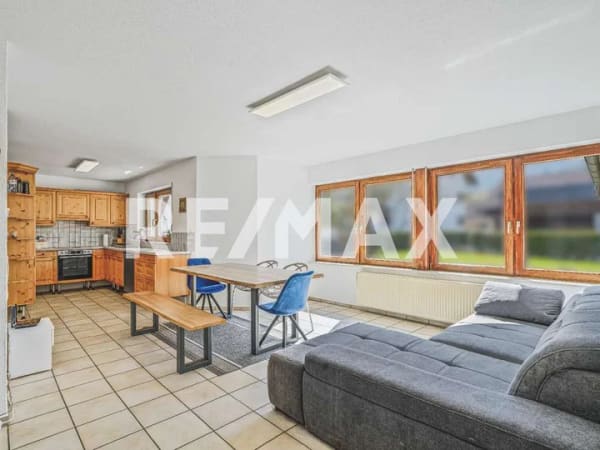 Immobilie in Lauchringen - RE/MAX: Großzügige ETW mit 2 Balkonen, Terrasse, Garten, Doppelgarage + 2 Stellpl. - Nähe Schweiz! - Bild 0