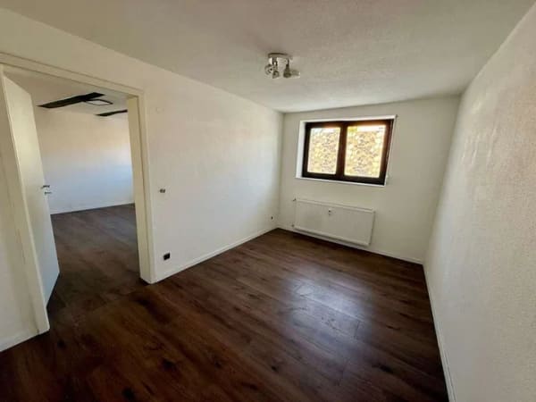 Immobilie in Malsch - Zentral gelegene 2-Zimmer-EG-Wohnung in Malsch — direkt an der Bushaltestelle - Bild 2