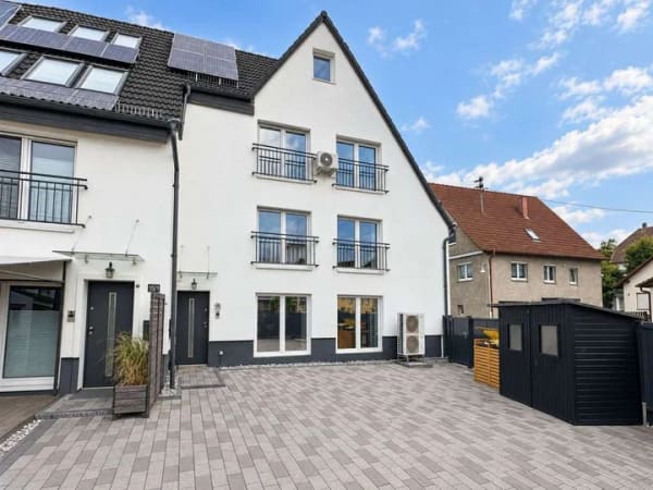 Immobilie in Weissach im Tal - Modernes Einfamilien‑Doppelhaus mit Top Energieeffizienz A+ und Sauna in Oberweissach - Bild 0