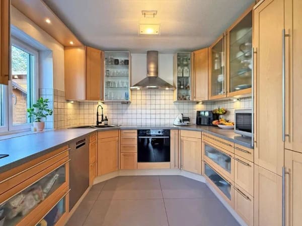 Immobilie in Schondorf am Ammersee - Viel Raum fürs Leben. Ein Garten für sich. 5,5 Zimmer DHH mit Süd-/West-Ausrichtung - Bild 3