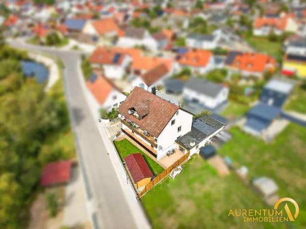 Immobilie in Baar-Ebenhausen - Großzügige Hochparterrewohnung mit Balkon, Terrasse, Garage und eigenem Gartenbereich - Bild 0