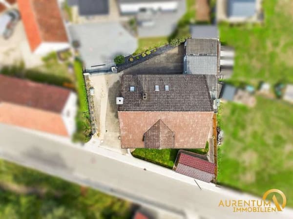 Immobilie in Baar-Ebenhausen - Großzügige Hochparterrewohnung mit Balkon, Terrasse, Garage und eigenem Gartenbereich - Bild 2