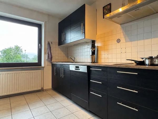 Immobilie in Geilenkirchen - Ideal für Anleger oder Selbstnutzer: Substanziell starkes Dreifamilienhaus - Bild 2