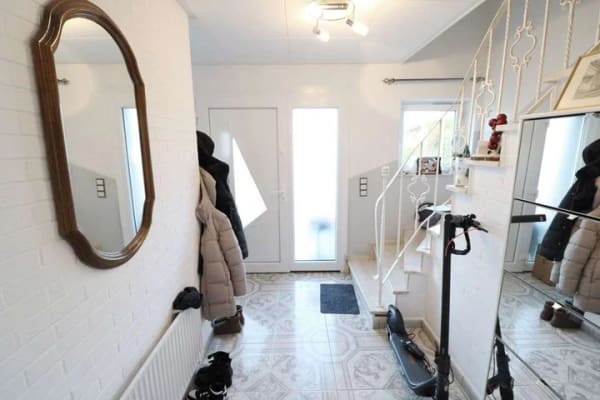 Immobilie in Cloppenburg - Familiengerechtes, modernisiertes Einfamilienhaus mit 2 Wohnungen, Keller und Doppelgarage - Bild 2