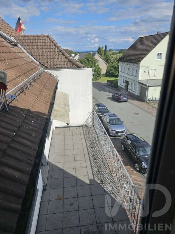 Immobilie in Meinerzhagen - Wohn- und Geschäftshaus mit drei Wohneinheiten und Gewerbefläche - Bild 3