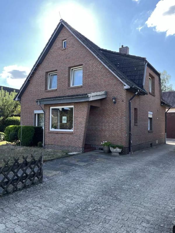 Immobilie in Osloß - Einfamilienhaus mit großem Grundstück /Scheune- viel Platz für individuelle Gestaltungsmöglichkeiten - Bild 0