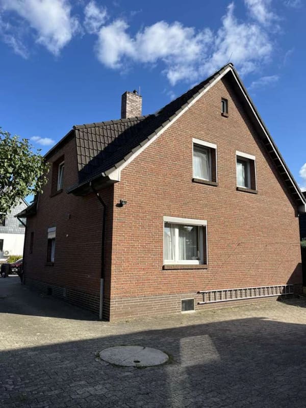 Immobilie in Osloß - Einfamilienhaus mit großem Grundstück /Scheune- viel Platz für individuelle Gestaltungsmöglichkeiten - Bild 1
